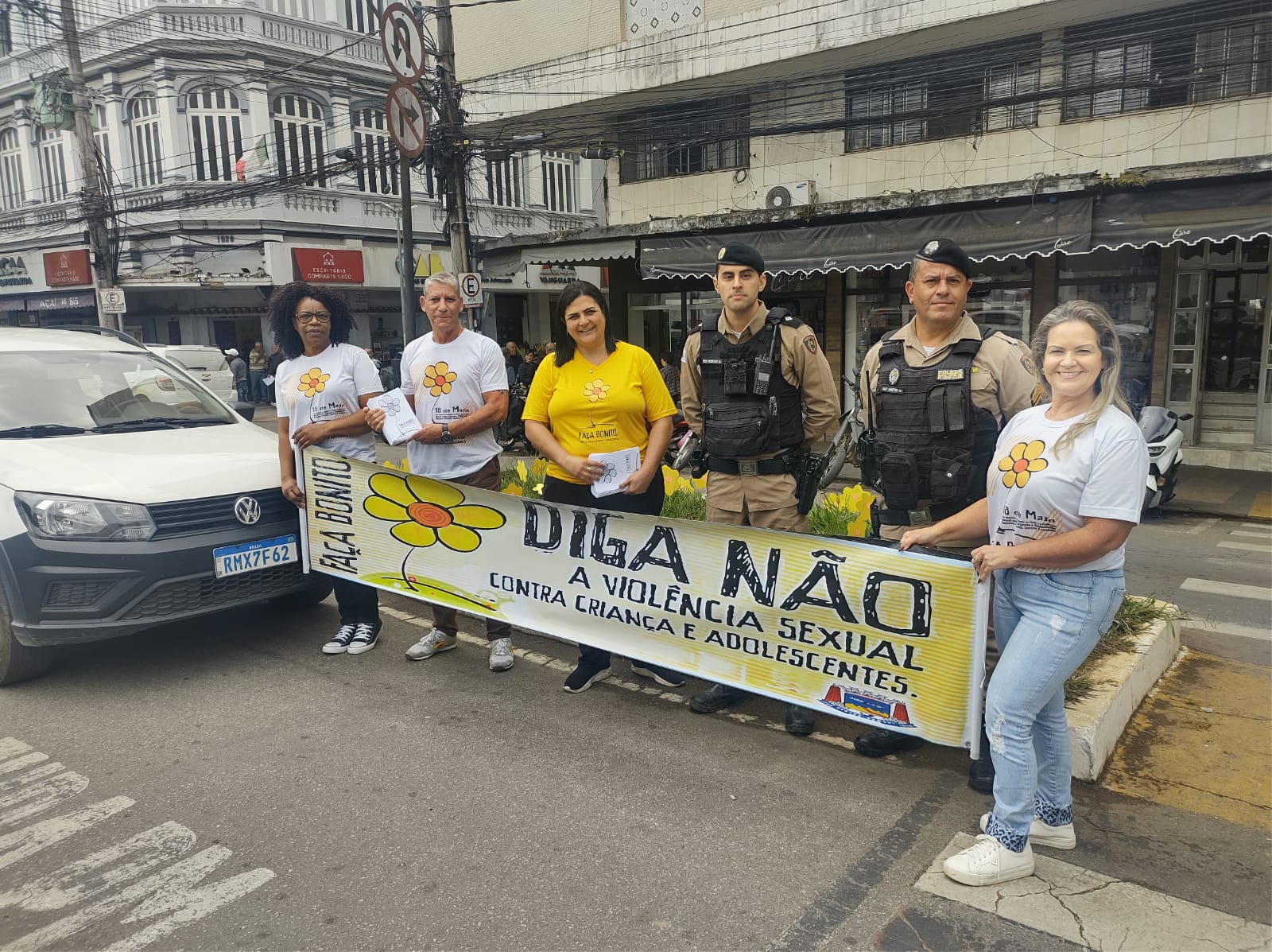 Creas e Polícia Militar realizam ação que integra campanha contra o abuso e exploração sexual de crianças e adolescentes nesta sexta-feira
